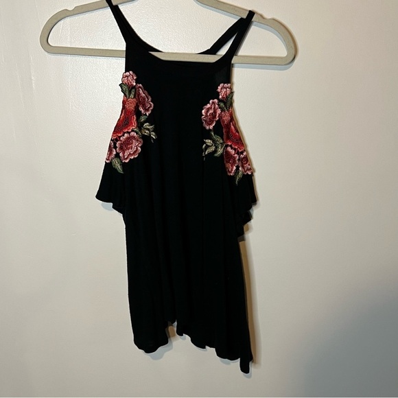 Open Shoulder Floral Blouse - Picture 4 of 6